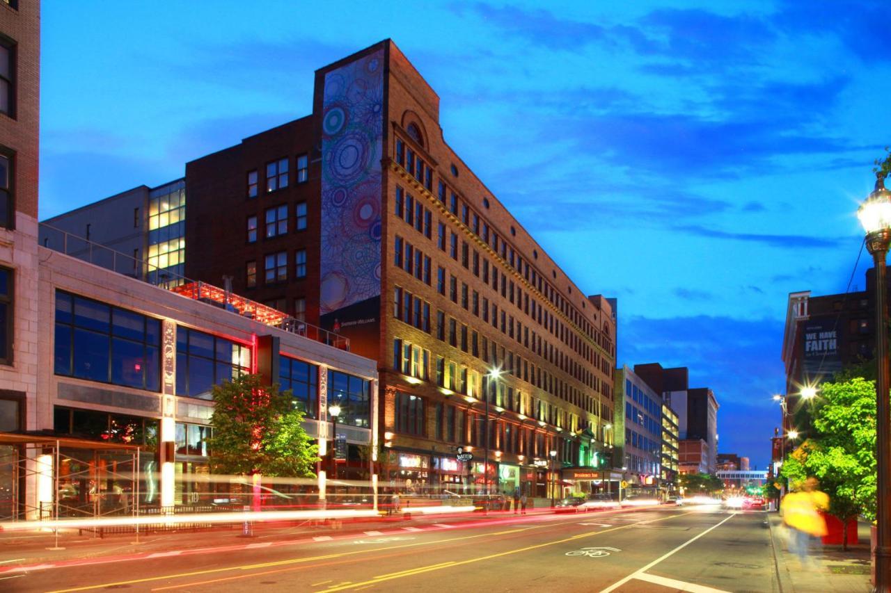 Residence Inn By Marriott Cleveland Downtown Exterior photo